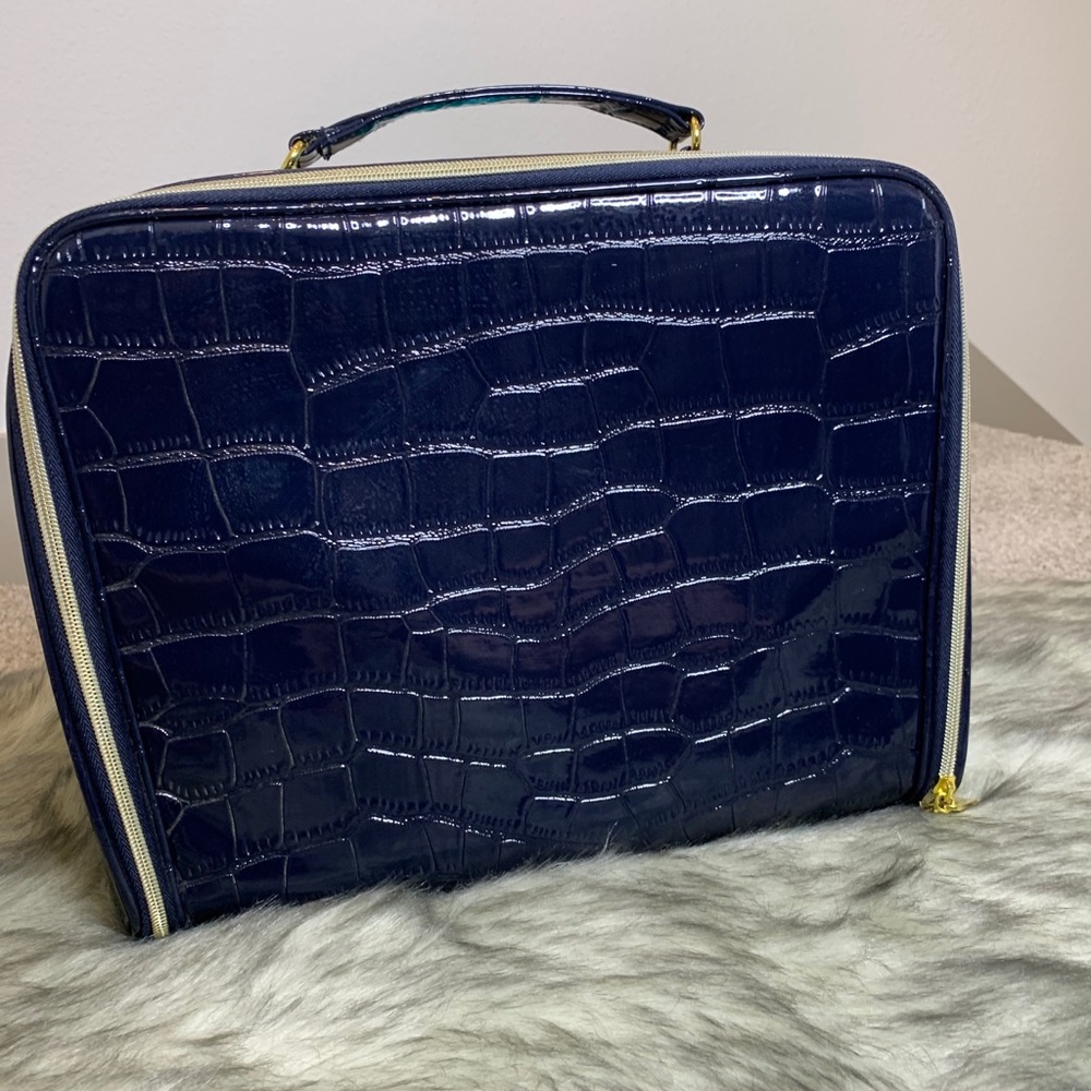 Makeup & Toiletry Case